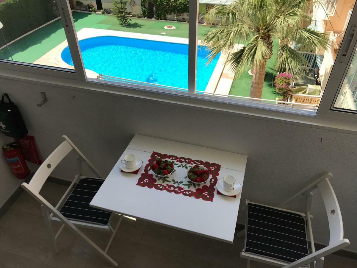 טורבייחה Isla Verde Apartment מראה חיצוני תמונה